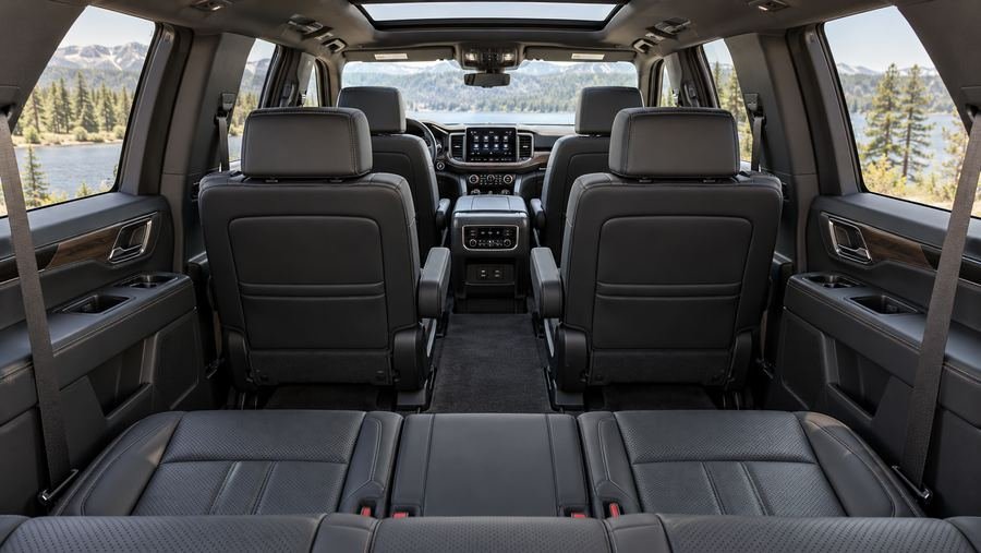 Chevrolet Suburban · interior